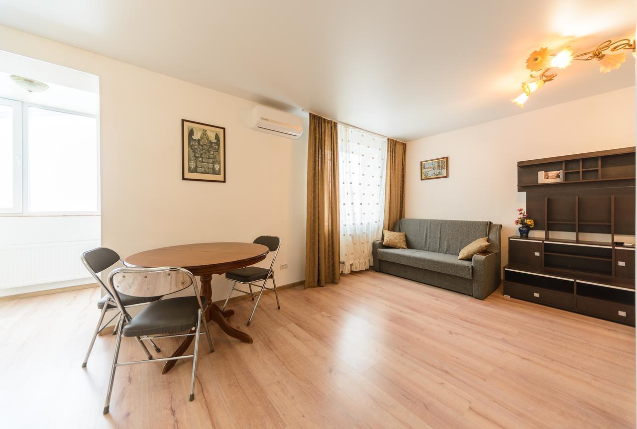 New Appartment Near Kyiv Airport Bagian luar foto